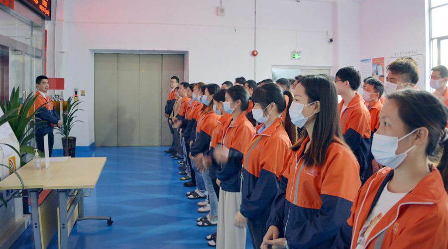 黃總發(fā)表講話 黃總發(fā)表講話