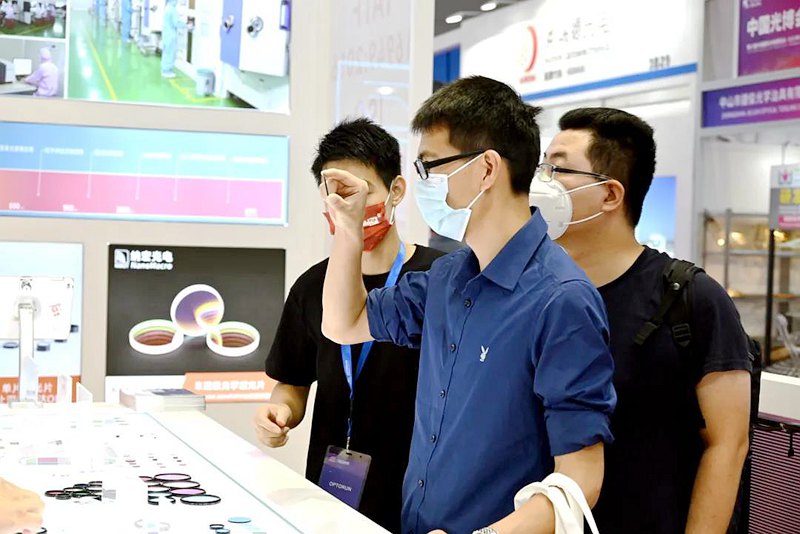 客戶在了解濾光片 客戶在了解濾光片