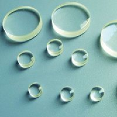 激光準(zhǔn)直鏡在激光器里有什么作用？